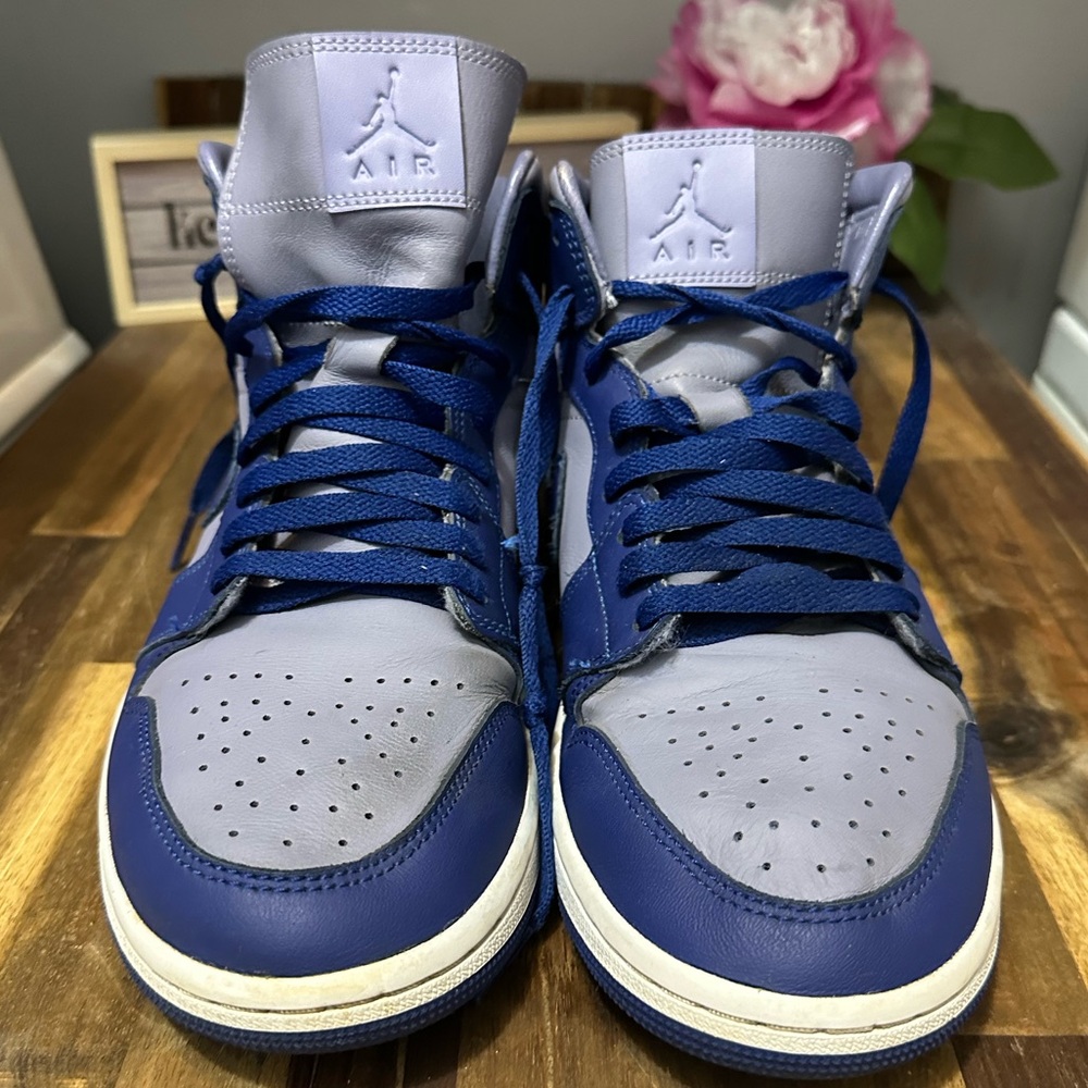 Jordan Men's Blue and Gray Sneakers